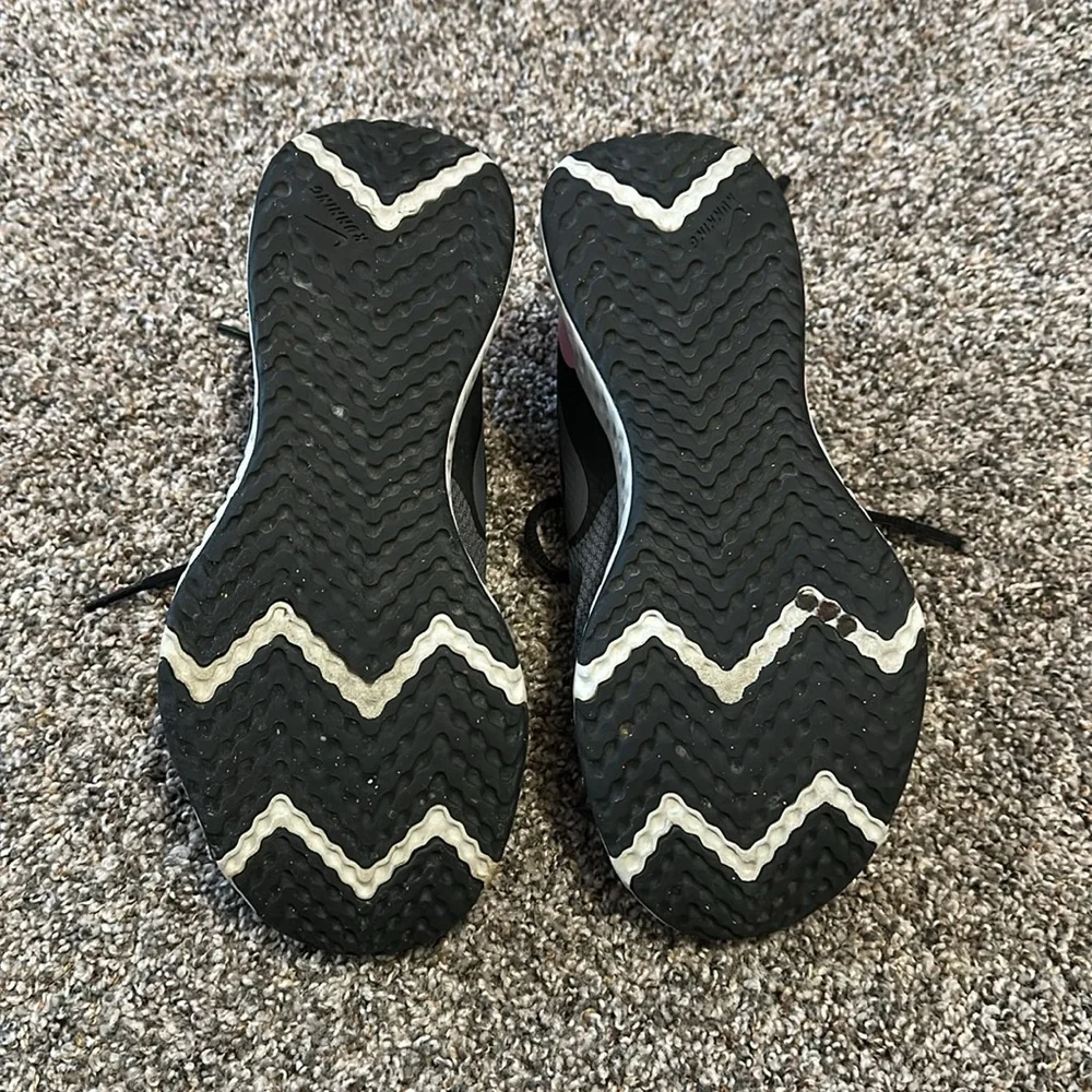 Nike Revolution Psychic Pink Running Sneakers Women's US 7.5 - Picture 9 of 9